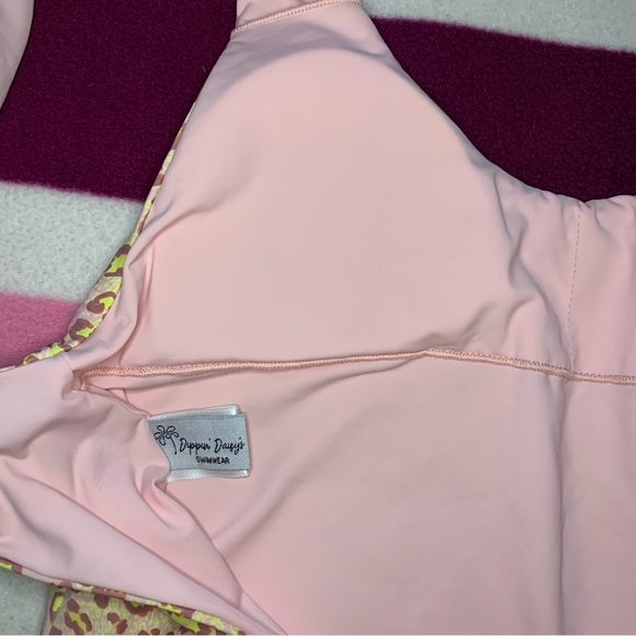 Dippin’ Daisy’s pink & neon green leopard low back one piece - Picture 7 of 10